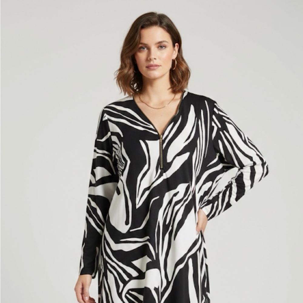 Melissa Paige Black and White Print Blouse